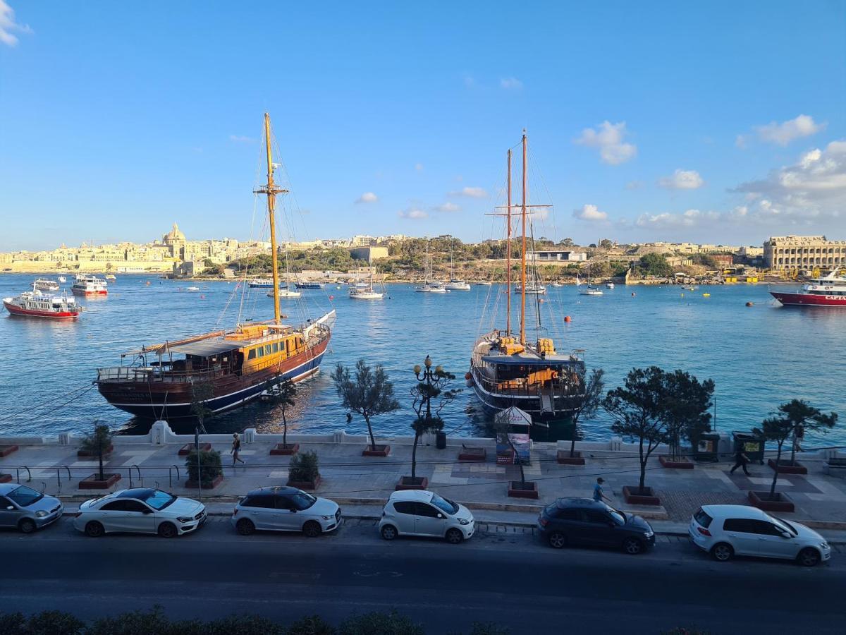 Spacious Seafront Next To Sliema-valeta Ferry Apartman